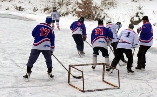 Hokej na přírodním ledu!
